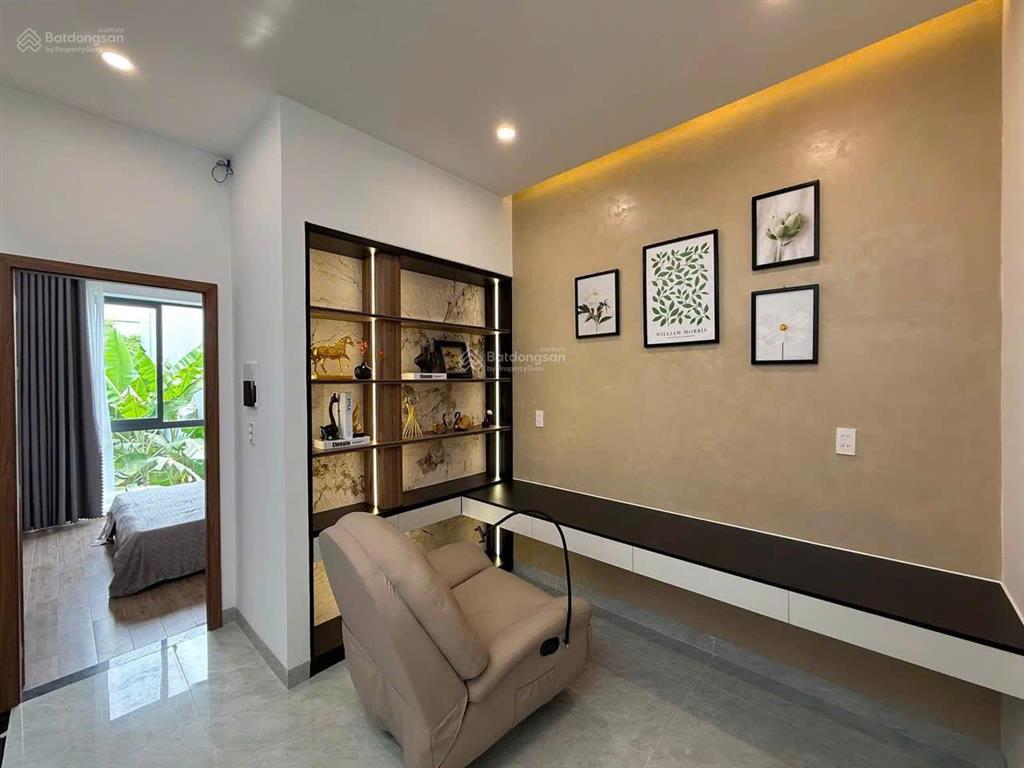Bán nhà 6x20m ngay vòng xoay an lạc. giá 800 triệu  đang cho thuê 25 triệu / tháng