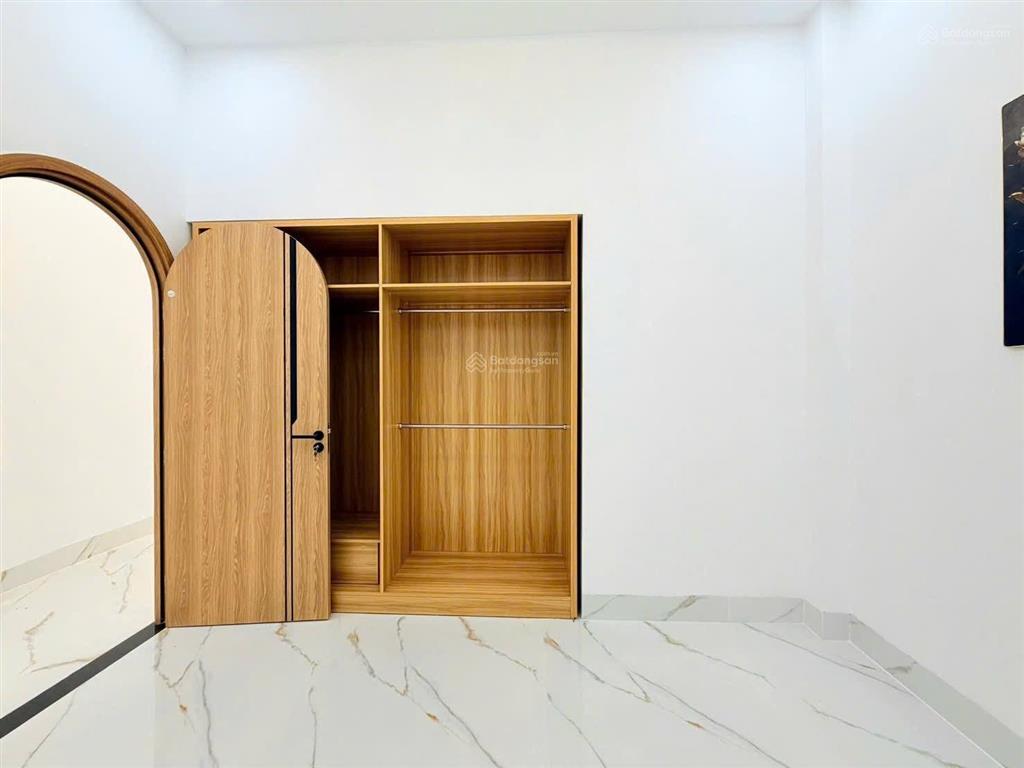 Bán nhà 5x20m tại chợ bờ ngựa. đang cho thuê 20 triệu / tháng