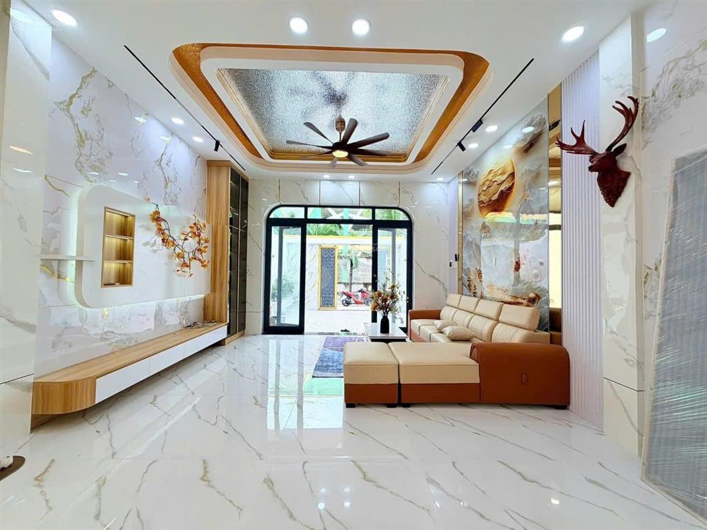 Bán nhà 5x20m tại chợ bờ ngựa. đang cho thuê 20 triệu / tháng