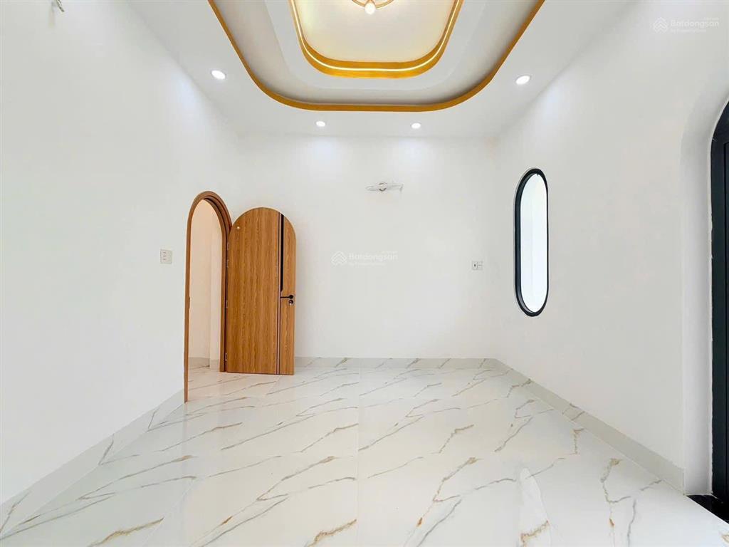 Bán nhà 5x20m tại chợ bờ ngựa. đang cho thuê 20 triệu / tháng