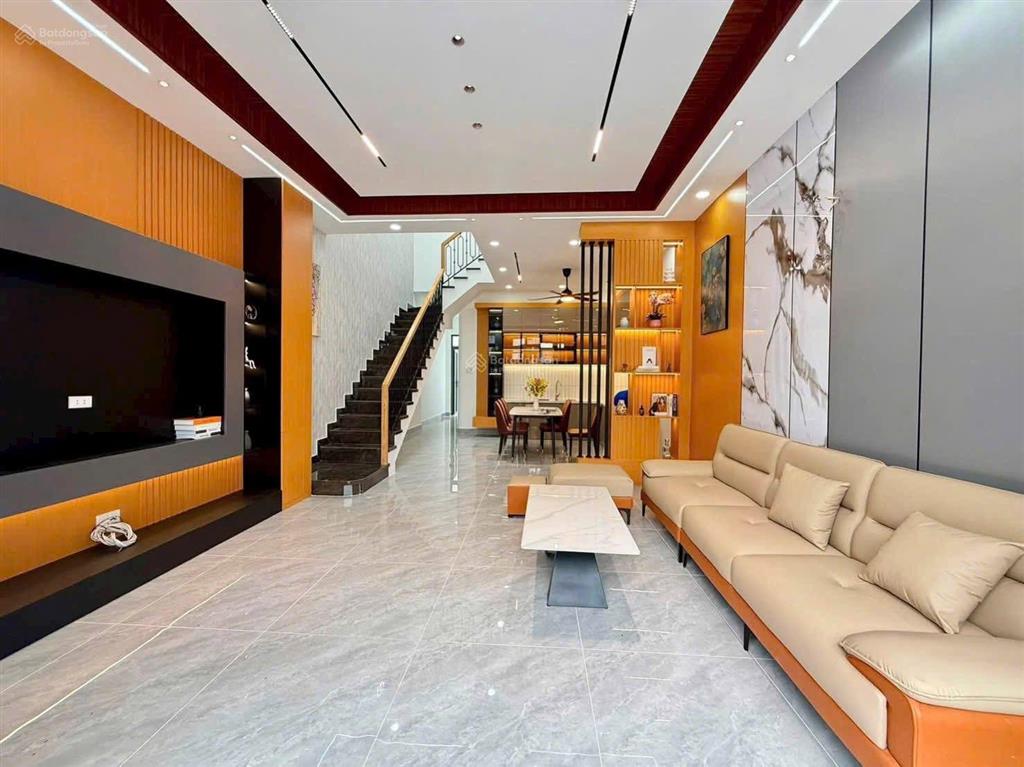 Bán nhà 5x20m ngay vòng xoay an lạc.  đang cho thuê 20 triệu / tháng