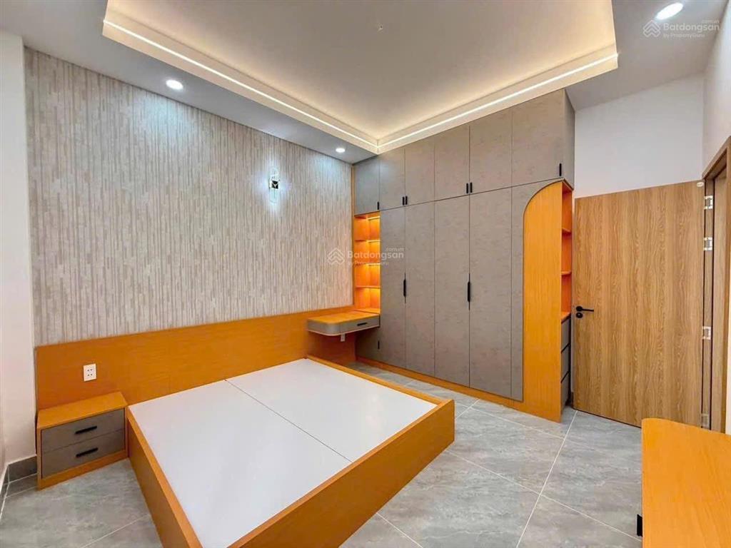 Bán nhà 5x20m tại chợ bờ ngựa. đang cho thuê 20 triệu / tháng