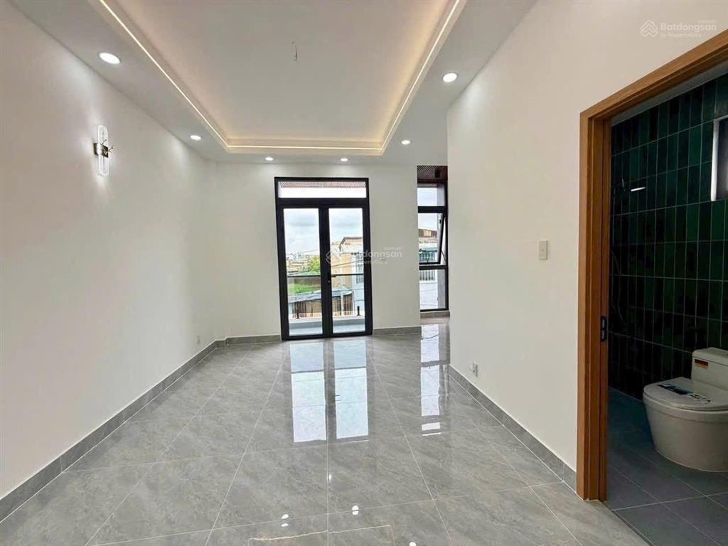 Bán nhà 5x20m tại chợ bờ ngựa. đang cho thuê 20 triệu / tháng