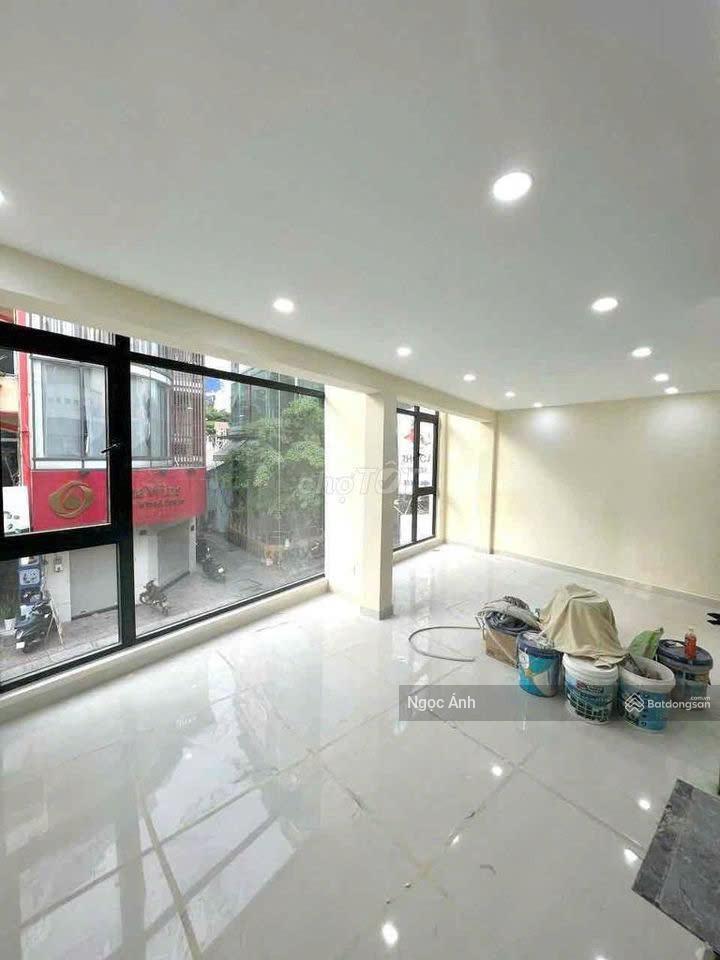 Bán gấp nhà 550 triệu ngay mặt tiền trịnh quang nghị  6x20m 1 trệt 2 lầu 4pn  sổ hồng riêng