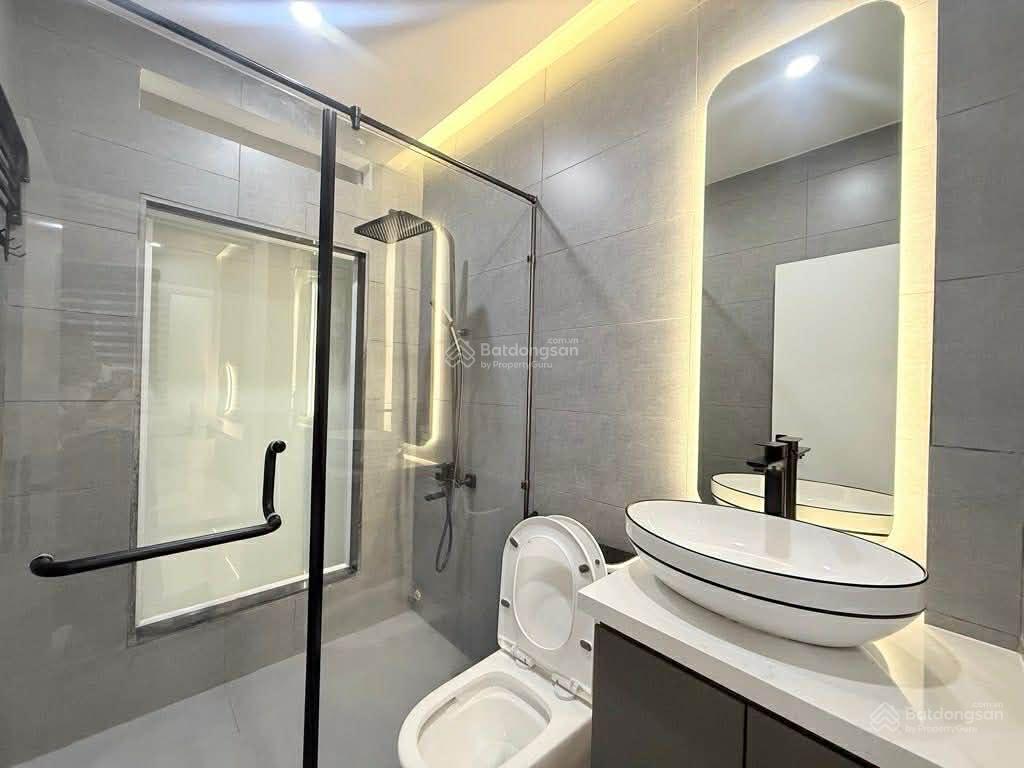 Bán nhà riêng tại đoàn thị điểm, 13 tỷ, 40 m2, view đẹp, hàng hiếm tại phú nhuận
