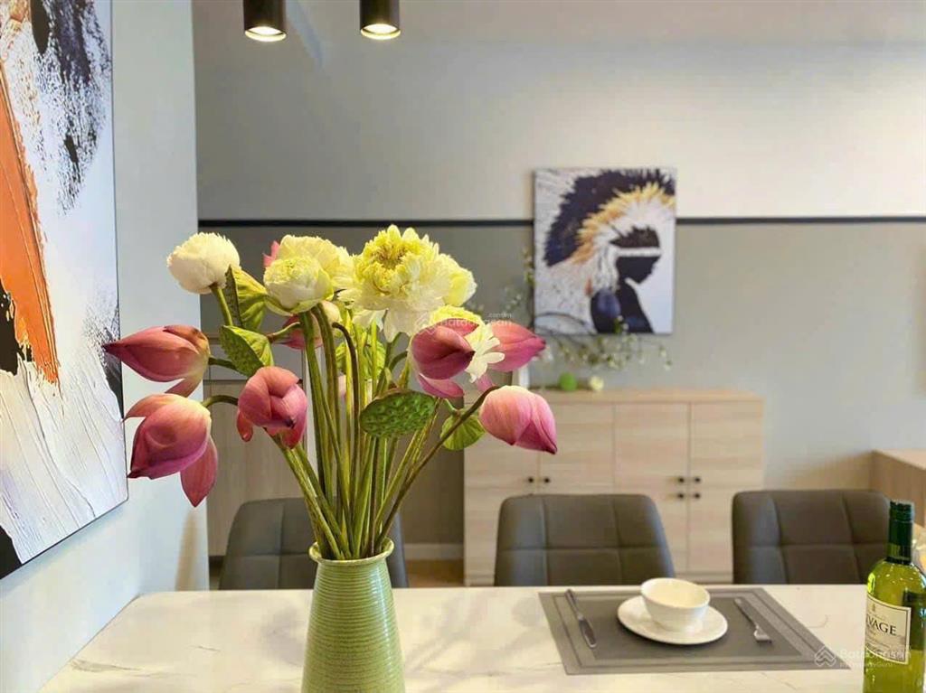 Bán nhanh căn 2n2wc, 70m2, full nội thất giá 7.5 tỷ tại vinhomes green bay
