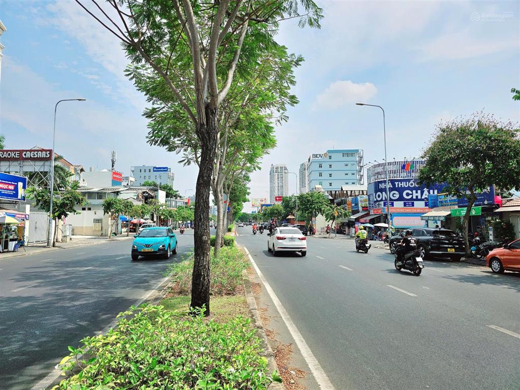 Mặt tiền kinh doanh trần não, dòng tiền 350tr/tháng, 130 tỷ tl
