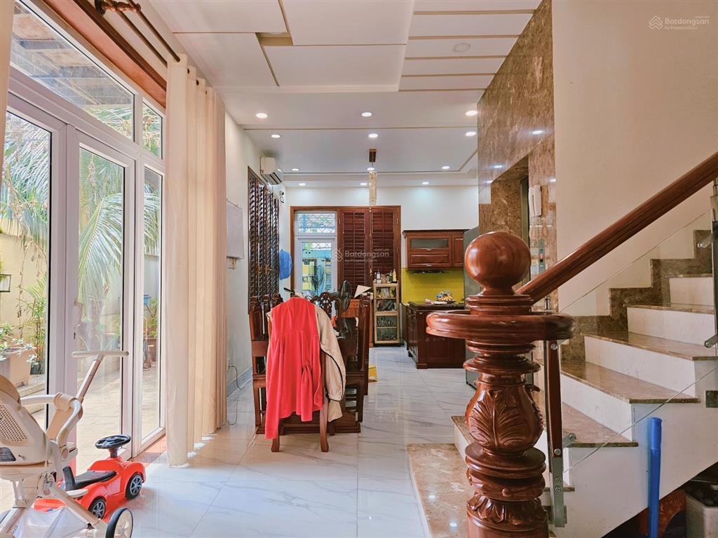 Nhà sân vườn vị trí trung tâm, 1t3l 256m², đường 2 xe hơi tránh, nhỉnh 22 tỷ