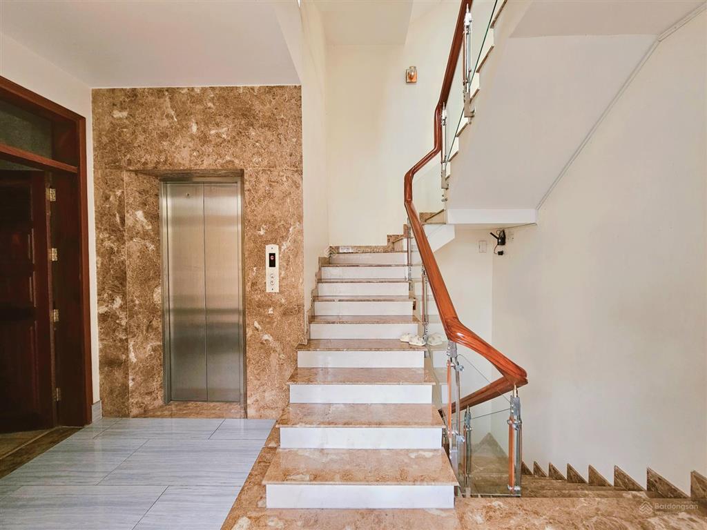 Nhà sân vườn vị trí trung tâm, 1t3l 256m², đường 2 xe hơi tránh, nhỉnh 22 tỷ