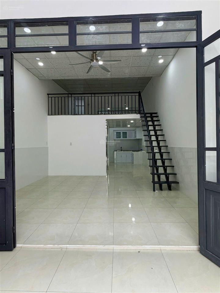 Chỉ 2.1 tỷ. nhà vi bằng dt 5x13 cách 20m ra hẻm xe hơi tránh  2 tầng phường trung mỹ tây quận 12