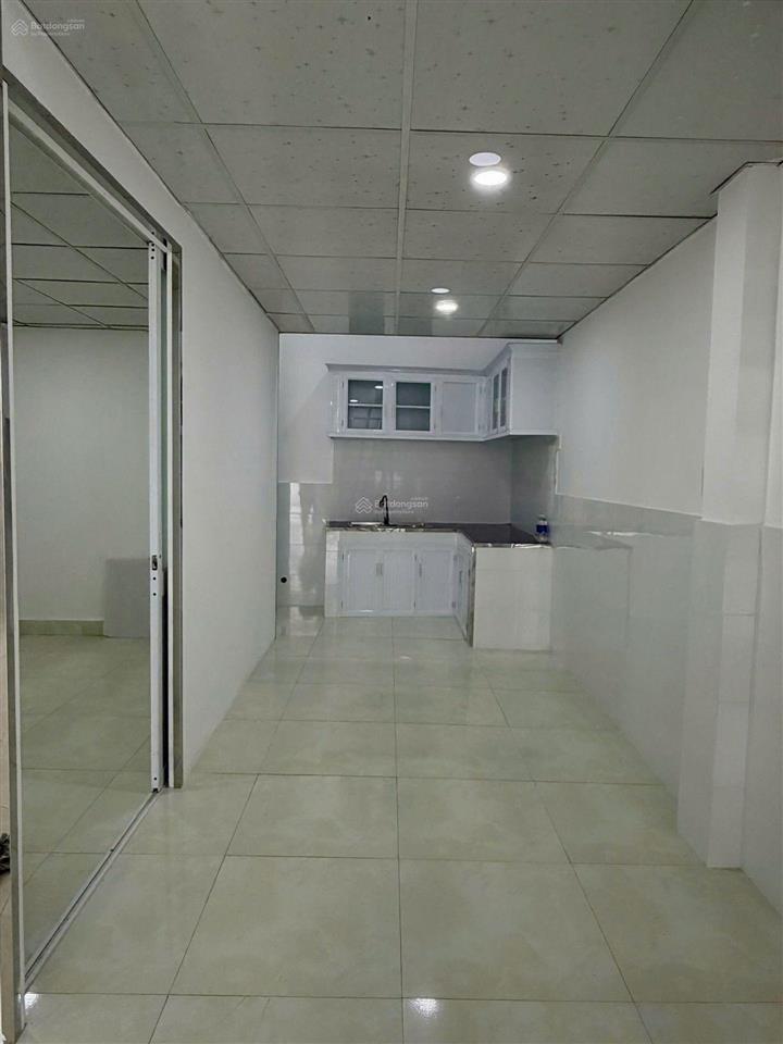 Chỉ 2.1 tỷ. nhà vi bằng dt 5x13 cách 20m ra hẻm xe hơi tránh  2 tầng phường trung mỹ tây quận 12