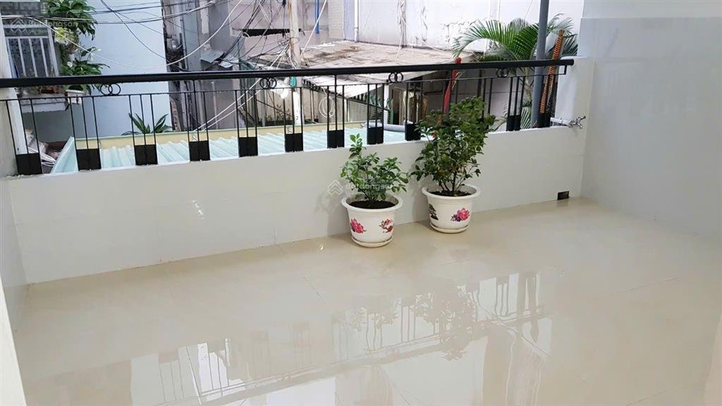 Bán nhà đẹp 2 mặt hẻm đường huỳnh văn bánh,2 tầng, 50m2, nhỉnh 7 tỷ ( tl chính chủ)