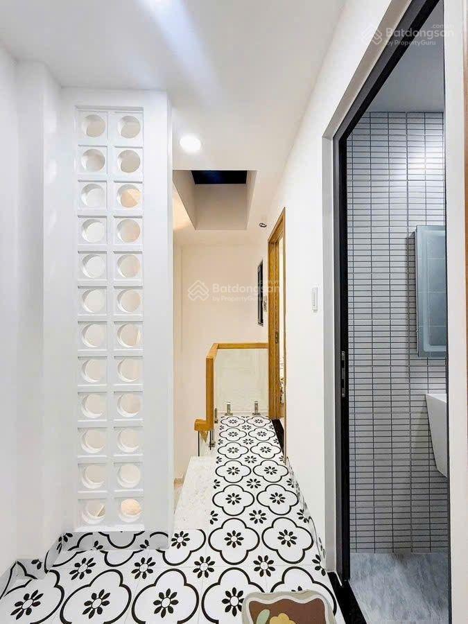 Bán nhà gần chợ bà chiểu, mới xây 4 tầng,35m2, nhỉnh 7 tỷ ( tl chính chủ)