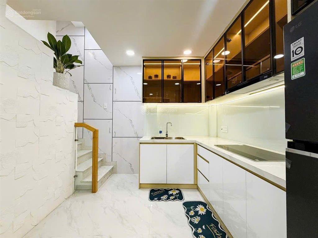 Bán nhà gần chợ bà chiểu, mới xây 4 tầng,35m2, nhỉnh 7 tỷ ( tl chính chủ)