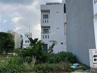 Chính chủ cần bán lô đất trong kdc phúc đạt dt 60m2 nằm ngay trục đường chính d1 shr full thổ cư