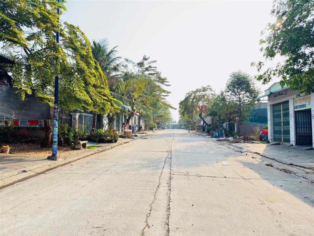 Dãy trọ đang kinh doanh tạp hóa phía trước sau lưng chợ mỹ phước 3 150m2 full phòng thu nhập 8tr