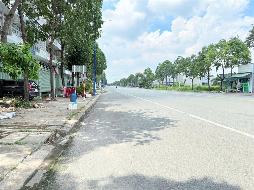 Gần ql13 chỉ 800m cần bán lô đất ngay mặt tiền đường tc1 dt 360m2 có shr giá còn thương lượng