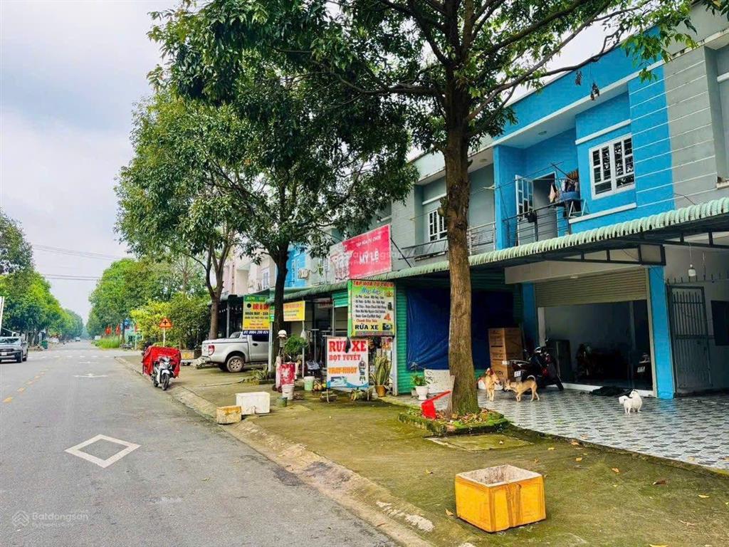 Chính chủ gửi bán căn nhà trọ ngay trung tâm xã bàu bàng dt 150m2 hiện đang cho thu nhập 9tr/tháng