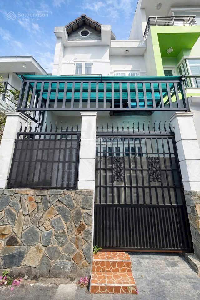 Bán căn nhà đang cho thuê 8tr/tháng cách chợ qui đức 300m dt 59m2 shr sang tên ngay trong ngày