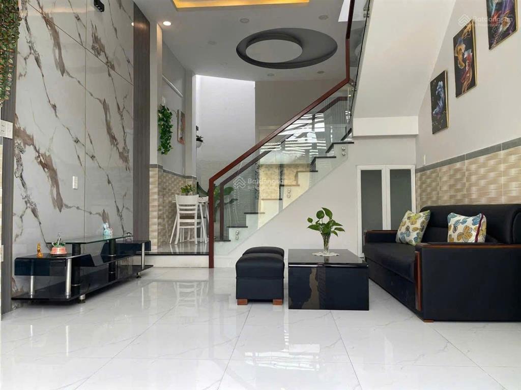 Sát chợ long thượng cần ra căn nhà ngay mặt tiền đường đt 835b  dt 83m2 sổ sẵn  sang tên ngay