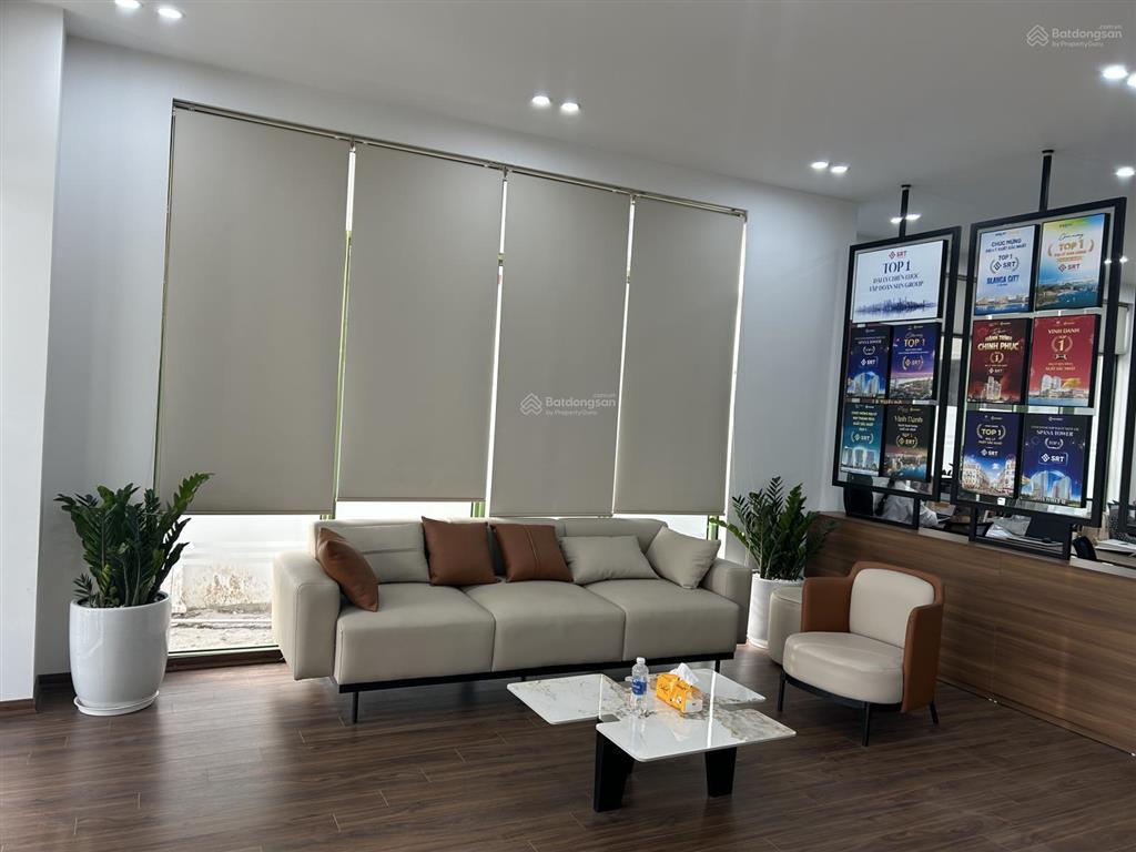 Căn biệt thự siêu hiếm còn sót lại giá 14 tỷ chỉ 50m ra công viên 6000m², 8 toà cc.  0765 828 ***