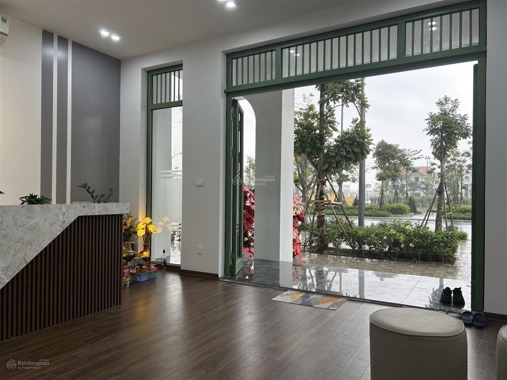 Căn biệt thự siêu hiếm còn sót lại giá 14 tỷ chỉ 50m ra công viên 6000m², 8 toà cc.  0765 828 ***