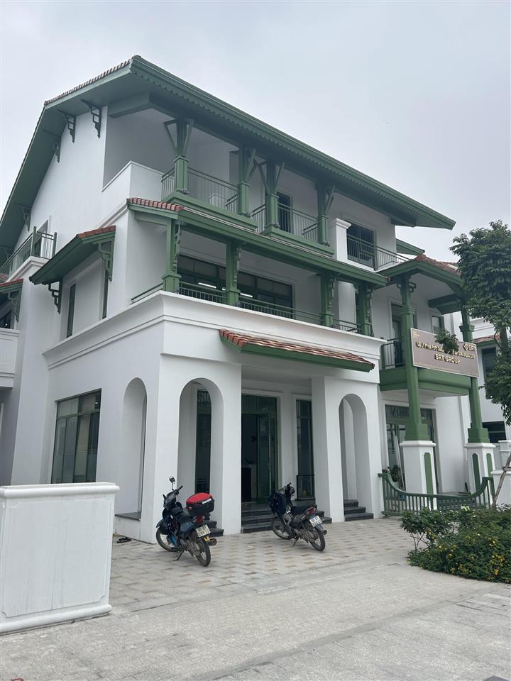 Căn biệt thự siêu hiếm còn sót lại giá 14 tỷ chỉ 50m ra công viên 6000m², 8 toà cc.  0765 828 ***