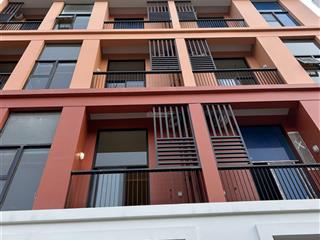 Cho thuê căn hộ 45m2 full nội thất toà a1 chỉ việc mang quần áo về ở.  0912 866 ***