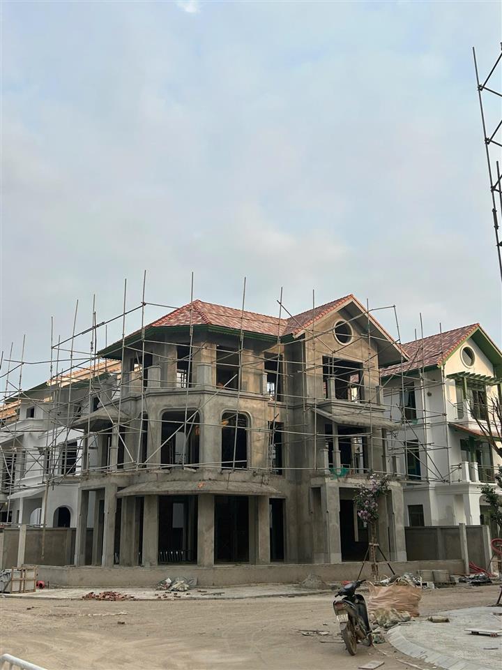 Chuyển nhượng biệt thự view trực diện công viên 5000m2 và 8 toà chung cư giá 14 tỷ.  0765 828 ***