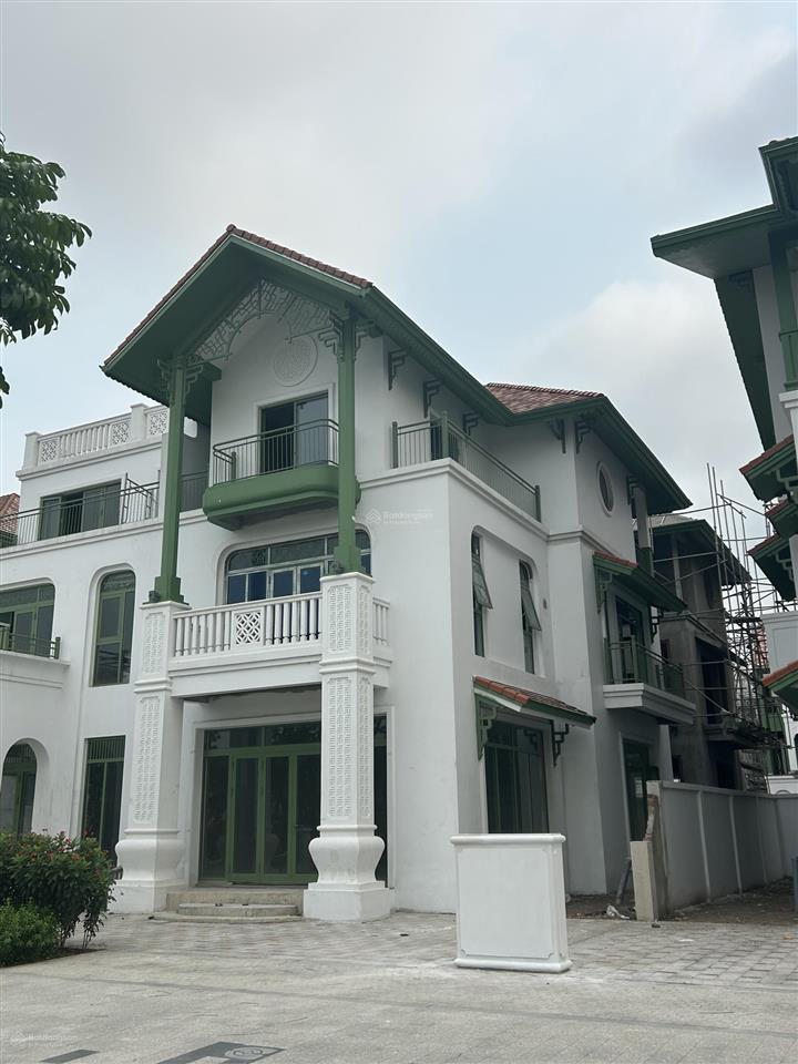 1 căn biệt thự độc quyền giá rẻ vị trí đẹp nhất phân khu có hầm. full giá 13.5tỷ.  0765 828 ***