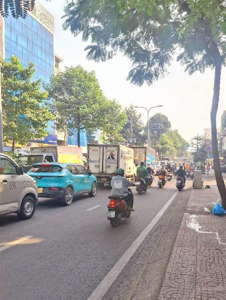 Mặt tiền đường cách mạng tháng 8, tân bình, dt 11.6mx25m,277m2, dòng tiền 200tr/th, giá 89,9 tỷ
