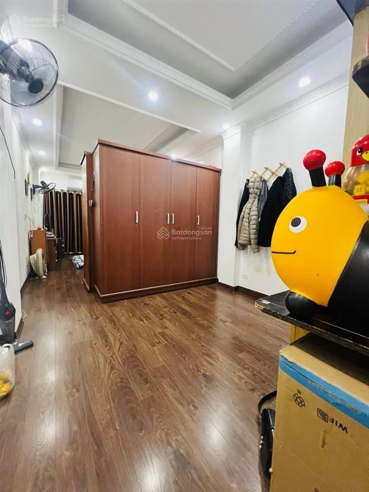Cần tiền gấp, bán nhà phân lô hoàng quốc việt, cầu giấy. 45m2 x 5 tầng, ô tô đỗ cửa, chỉ 12.3 tỷ