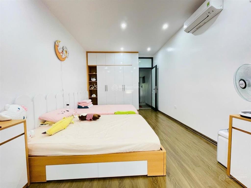Cực sốc, giá rẻ bất ngờ. nhà mỹ đình, sổ 66m, 18.3 tỷ. ô tô đỗ cửa, vào nhà. hàng xóm vin hàm nghi