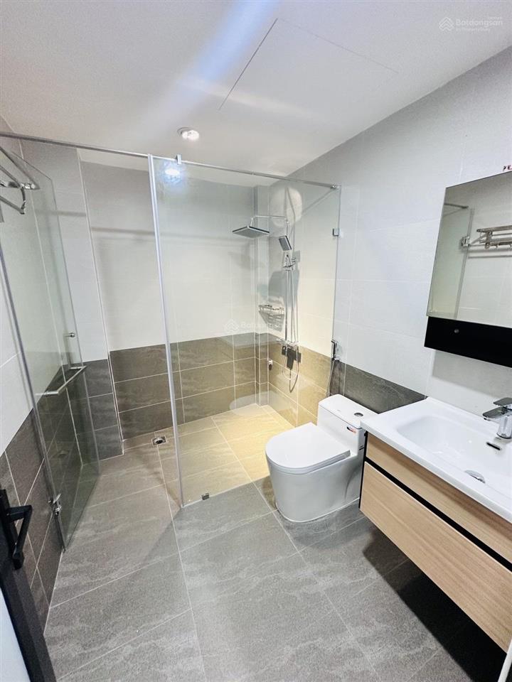 Tin được không? chỉ 17,5 tỷ, 65m, 6 tầng, phân lô phú diễn, vỉa hè rộng, đường 6 làn xe ô tô tránh.