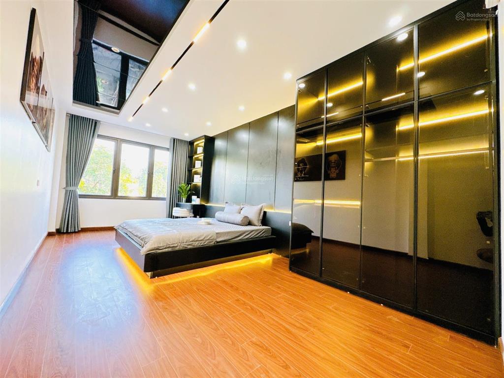Tin được không? chỉ 17,5 tỷ, 65m, 6 tầng, phân lô phú diễn, vỉa hè rộng, đường 6 làn xe ô tô tránh.