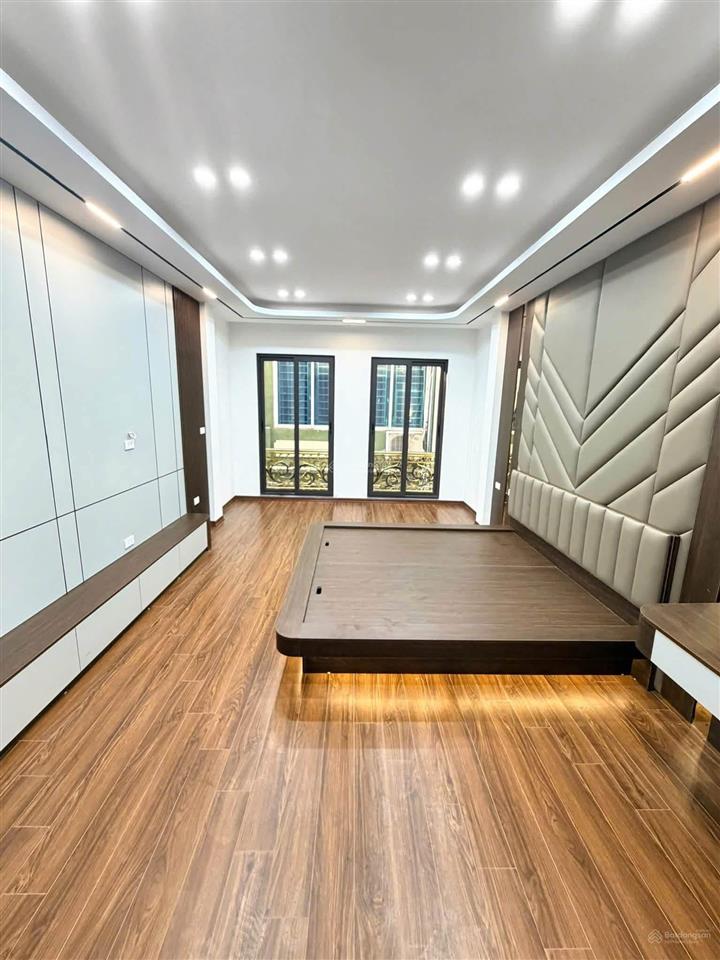 Bán nhà cầu giấy, chỉ 17.3 tỷ, nhà phân lô, ô tô tránh siêu vip, 7 tầng, thang máy, nhà đẹp, ở luôn