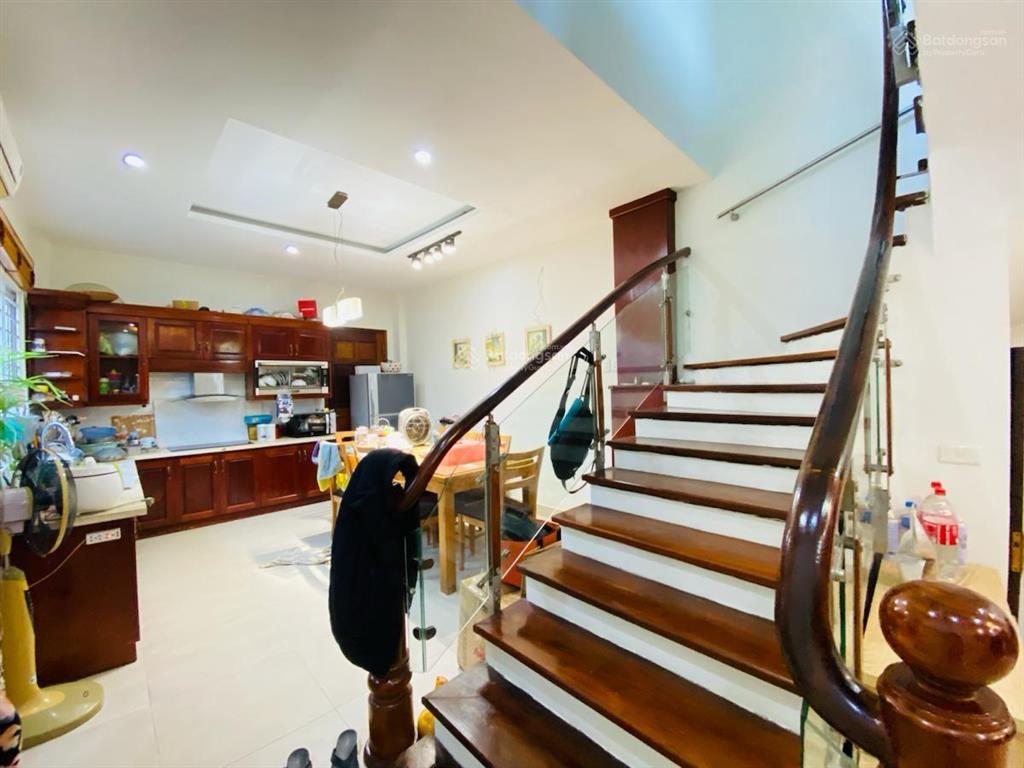 Giảm chào sốc, bán nhà phân lô trần quốc hoàn, cầu giấy. chỉ còn 15.9 tỷ, 51m, 5 tầng, ô tô tránh.