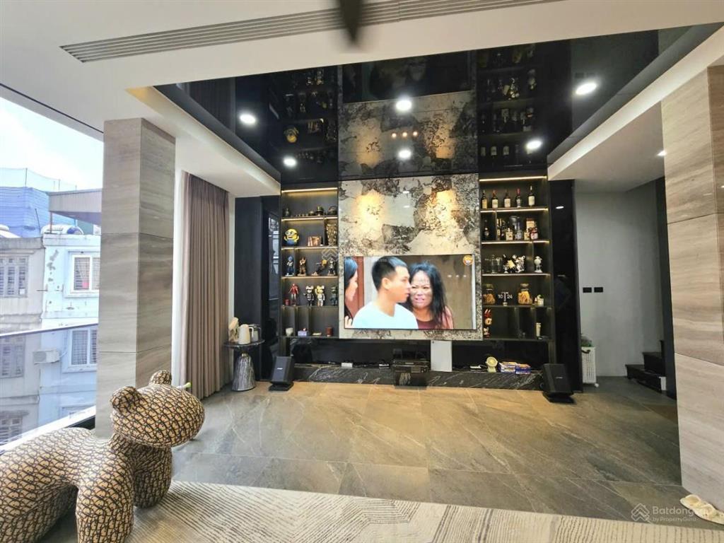 Bán nhà phố đào tấn, ba đình. nhà đẹp như biệt thự 5*, giá chỉ nhỉnh 27 tỷ, ô tô tránh, thang máy.
