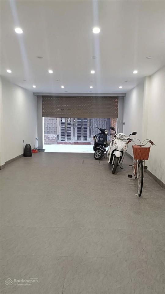 Gấp! giá đầu tư. 180 tr/m ô tô đỗ cửa vào nhà phố lê đức thọ, mỹ đình. 80m, 4.5m mặt tiền. sổ đẹp