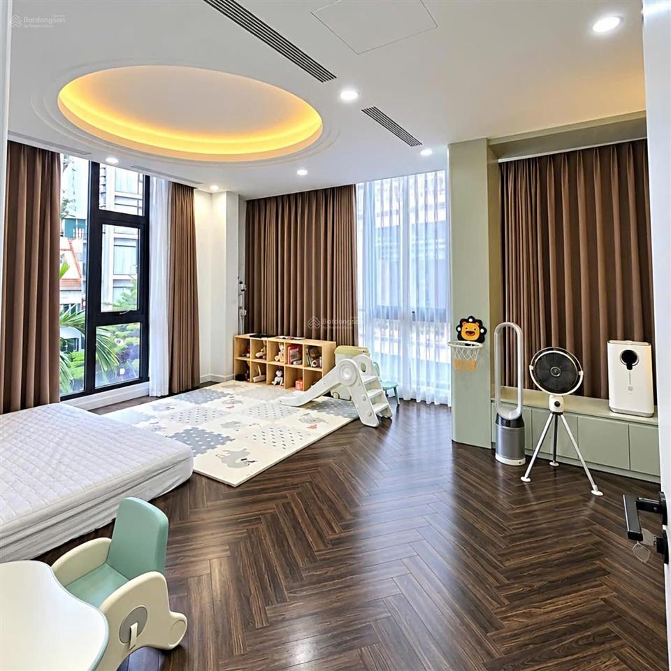 Chủ khóc 3 ngày mới quyết định bán căn nhà lô góc siêu hiếm, siêu đẹp phố liễu giai, ba đình.