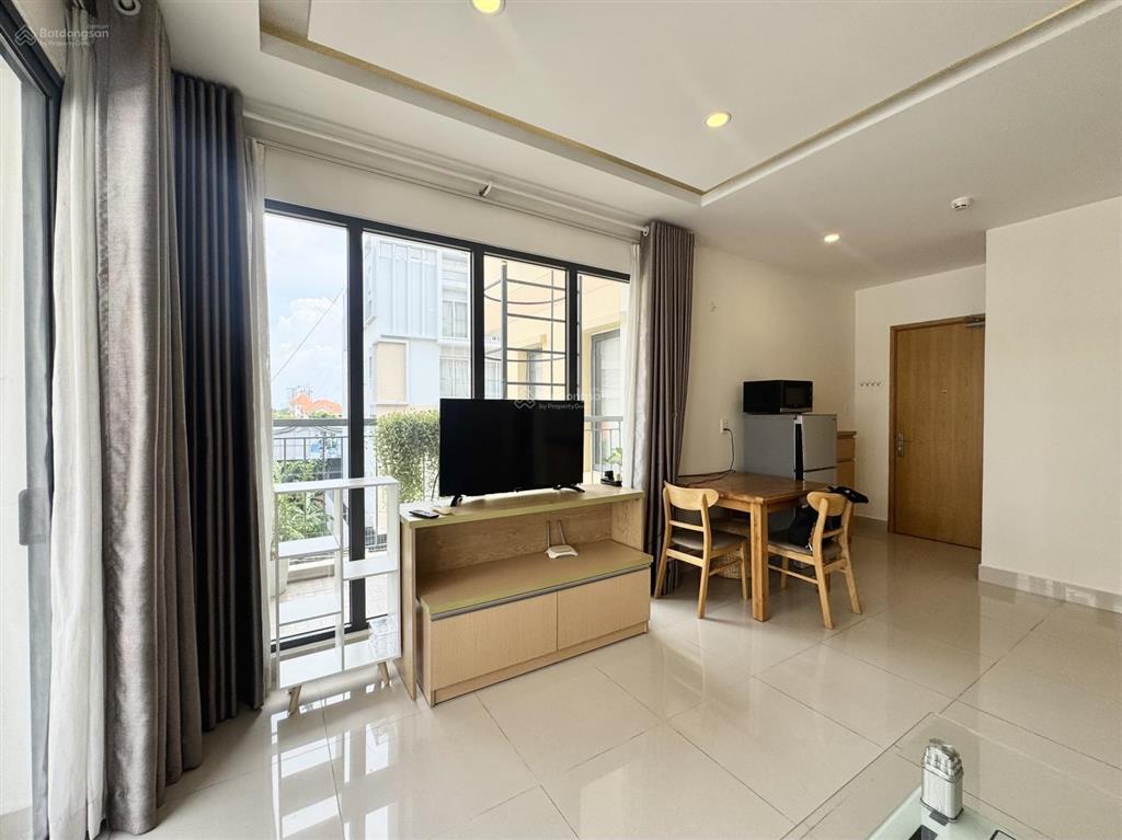 Căn hộ diện tích rộng  ban công riêng to với đầy đủ tiện nghi ngay nguyễn văn hưởng, thảo điền