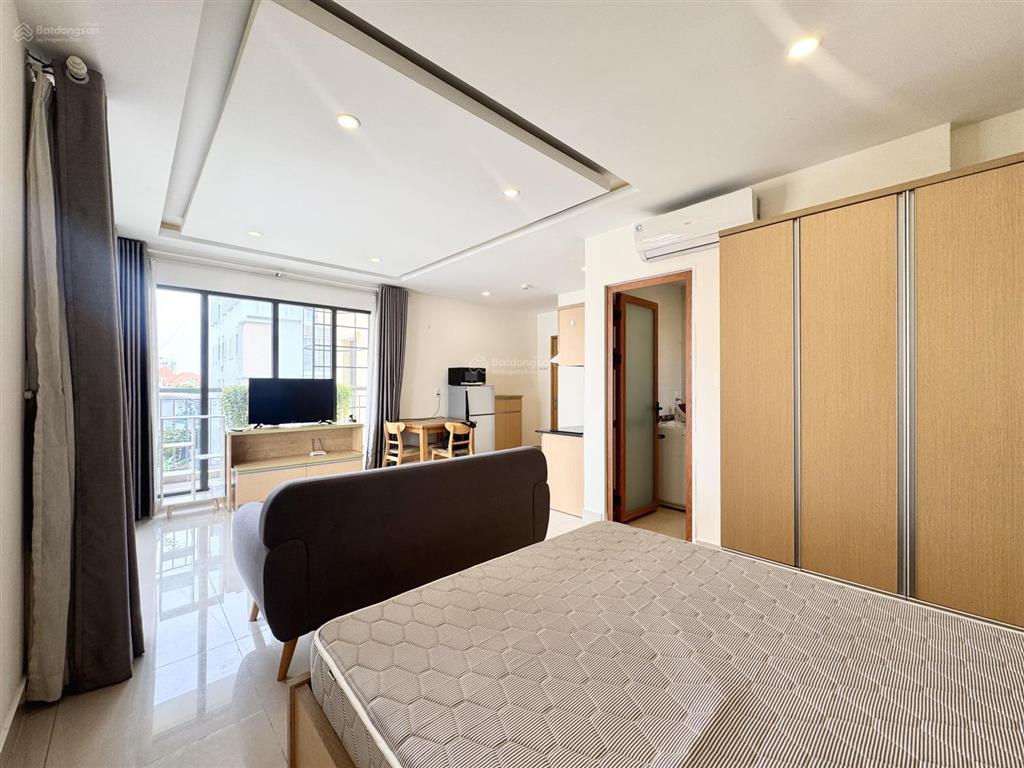 Căn hộ diện tích rộng  ban công riêng to với đầy đủ tiện nghi ngay nguyễn văn hưởng, thảo điền