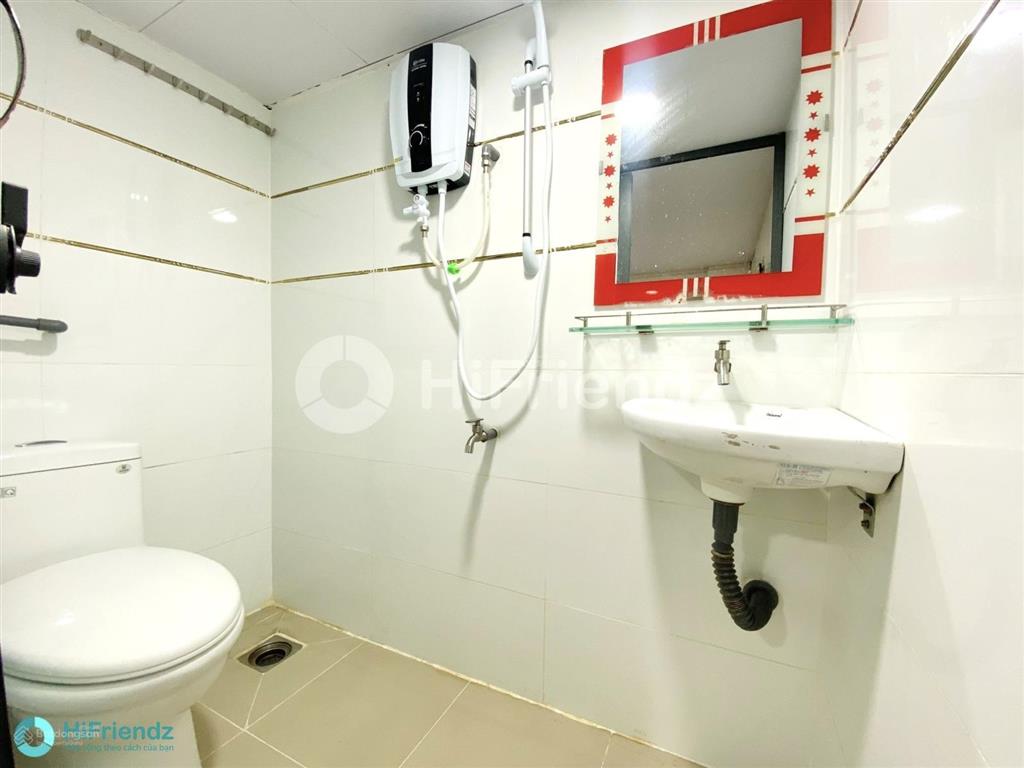 Cho thuê phòng gác sẵn máy lạnh  gác cao 2m  thang máy  kế bên công viên gia định  khu sân bay