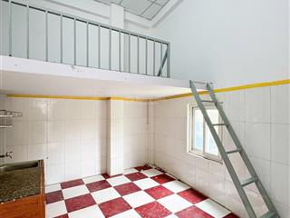 Cho thuê phòng gác sẵn máy lạnh  gác cao 2m  thang máy  kế bên công viên gia định  khu sân bay