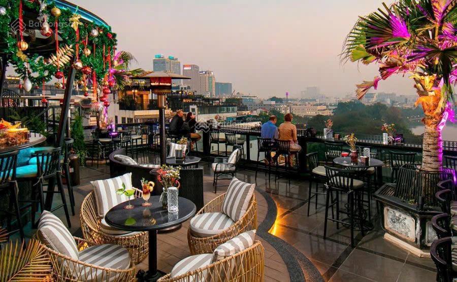Chuyển nhượng khách sạn 5 sao sát hồ gươm, mt 12m, 14 tầng dòng tiền 150.000 usd/tháng