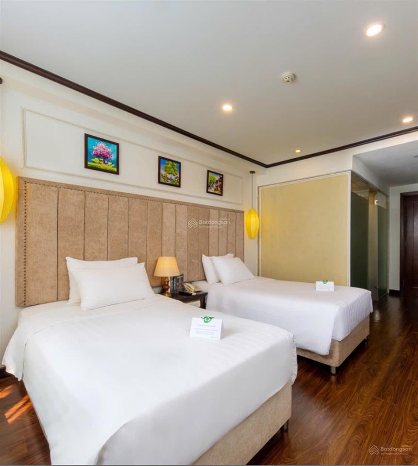 Bán khách sạn 13 tầng mặt phố quận ba đình view hồ tây đẳng cấp dòng tiền 450 triệu/tháng