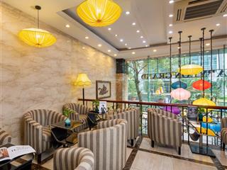Bán khách sạn 13 tầng mặt phố quận ba đình view hồ tây đẳng cấp dòng tiền 450 triệu/tháng