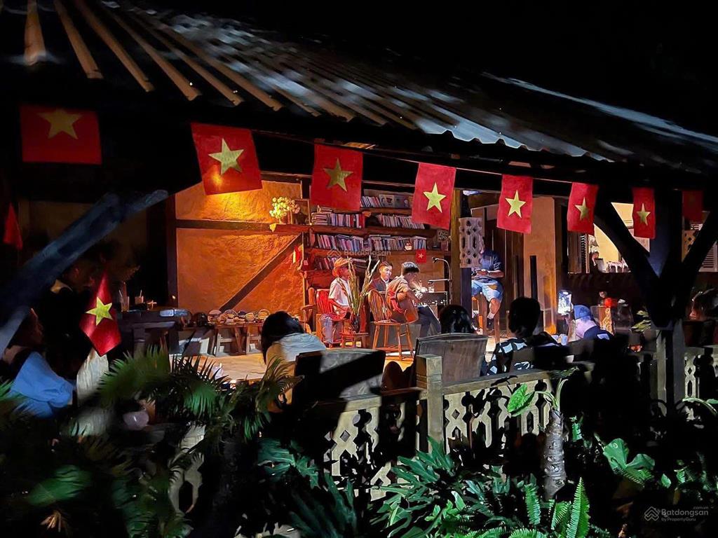 Lô góc mặt tiền lý thái tổ trung tâm măng đen
