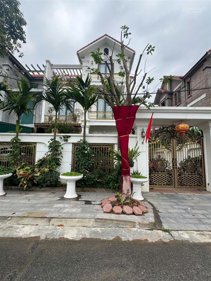 Bán biệt thự văn phú dt 200m2, nhà 4 tầng. giá 37,5 tỷ (giá tốt so với thị trường)