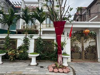 Bán biệt thự văn phú dt 200m2, nhà 4 tầng. giá 37,5 tỷ (giá tốt so với thị trường)